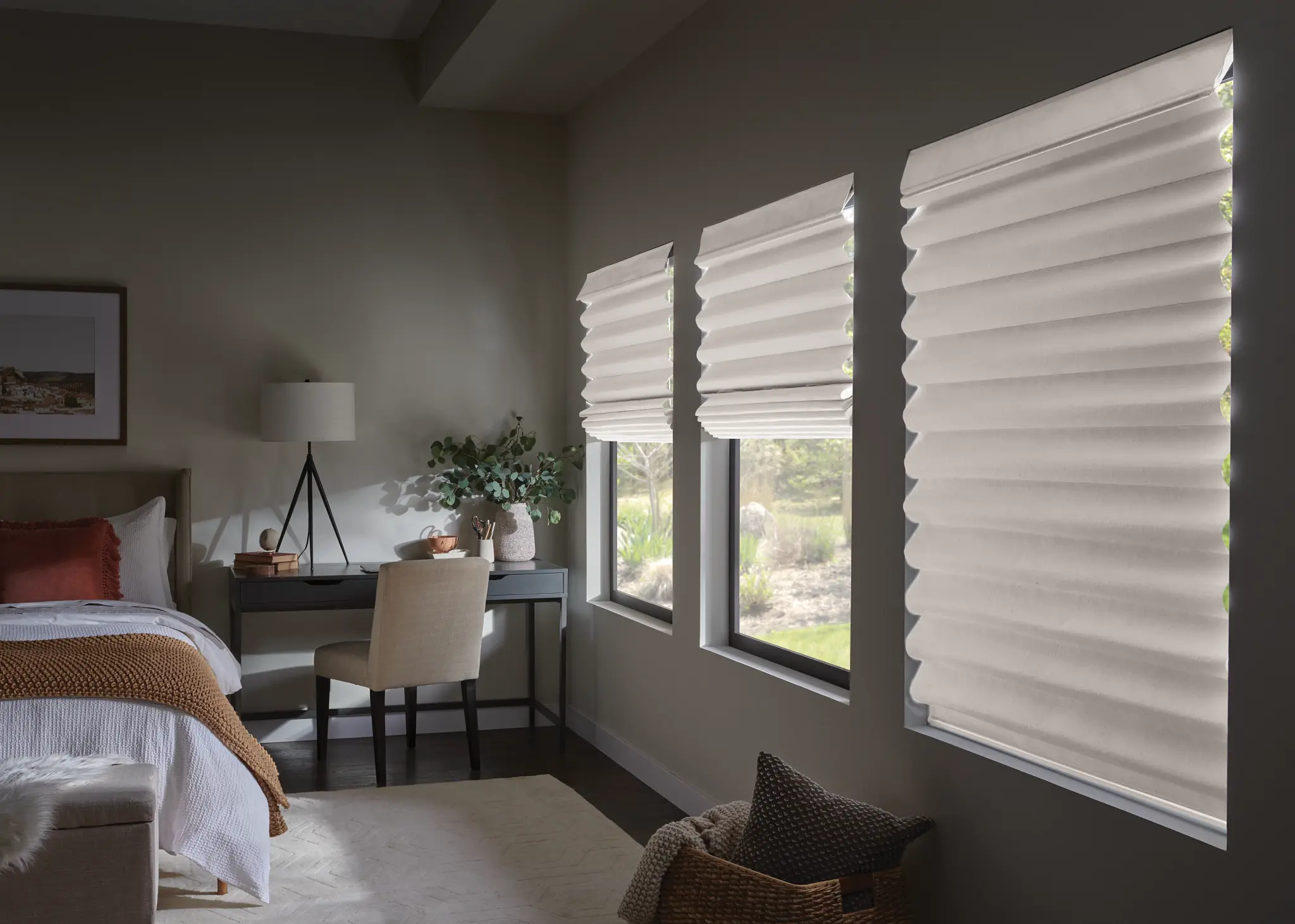 Custom Window Coverings in Los Angeles: Screen Shades & Light Filtering Options